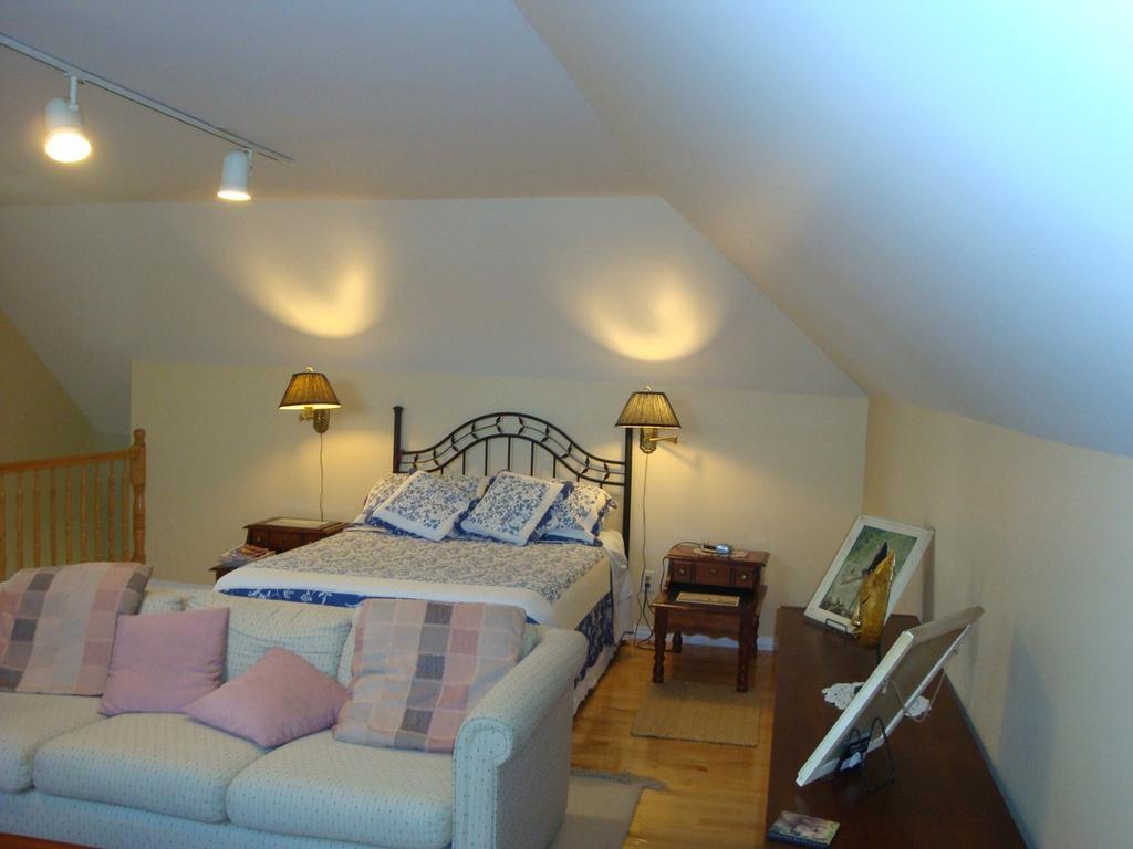 Downtown Bed & Breakfast Монктън Екстериор снимка