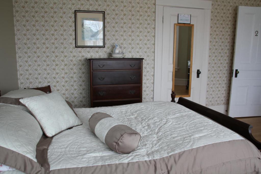 Downtown Bed & Breakfast Монктън Стая снимка