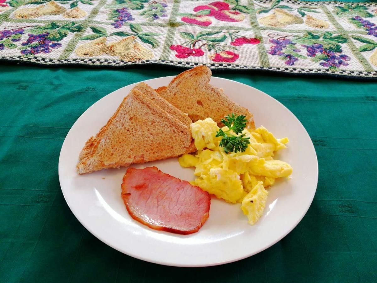 Downtown Bed & Breakfast Монктън Екстериор снимка