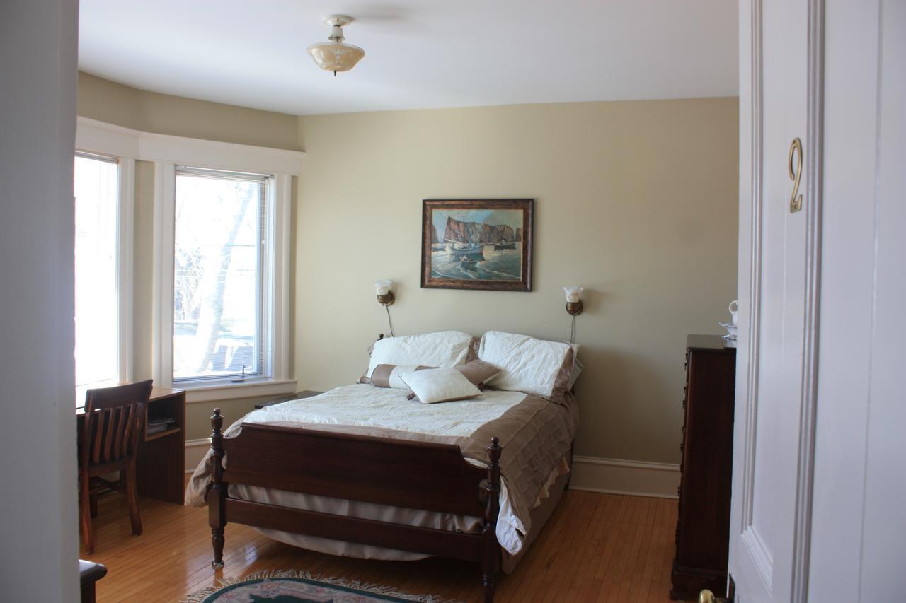 Downtown Bed & Breakfast Монктън Екстериор снимка