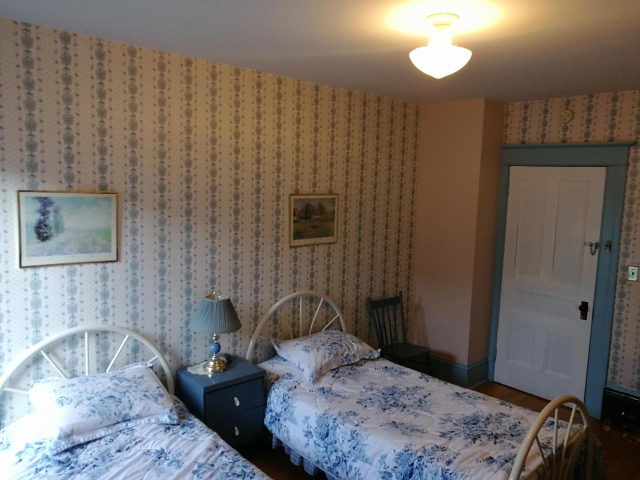 Downtown Bed & Breakfast Монктън Екстериор снимка