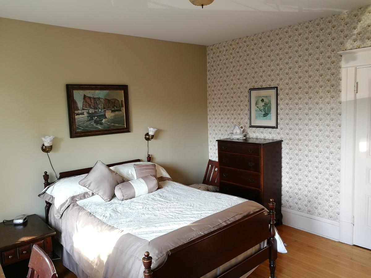 Downtown Bed & Breakfast Монктън Екстериор снимка